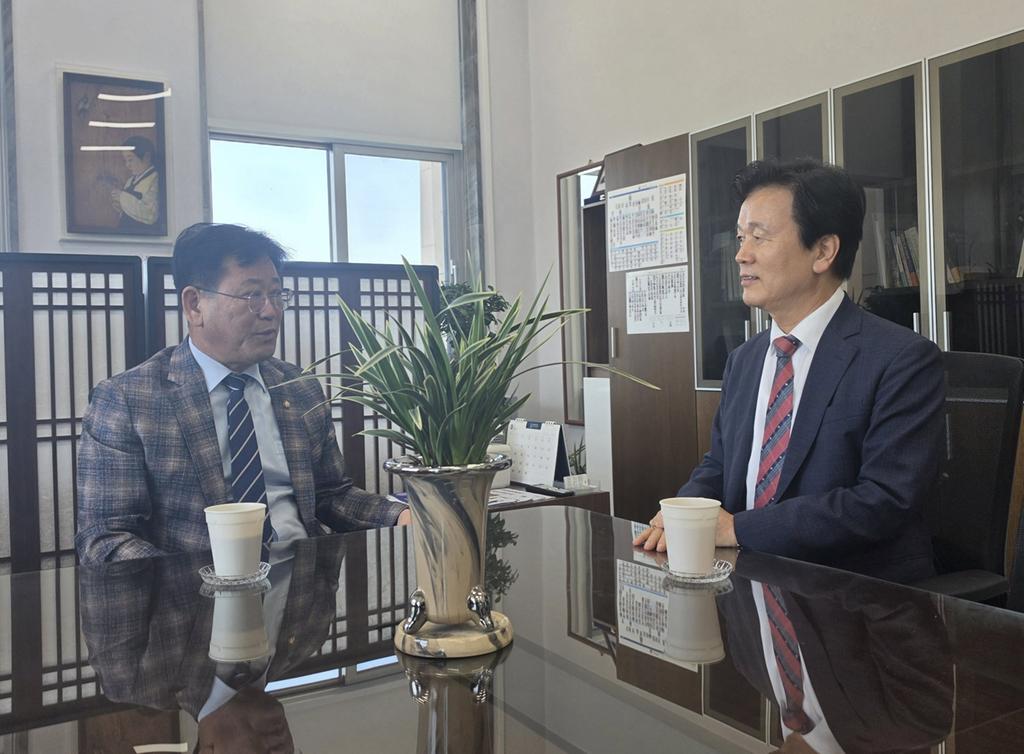 조규일 진주시장, 연이은 상경 투쟁 이어 국회 김정호 기후위원장 면담