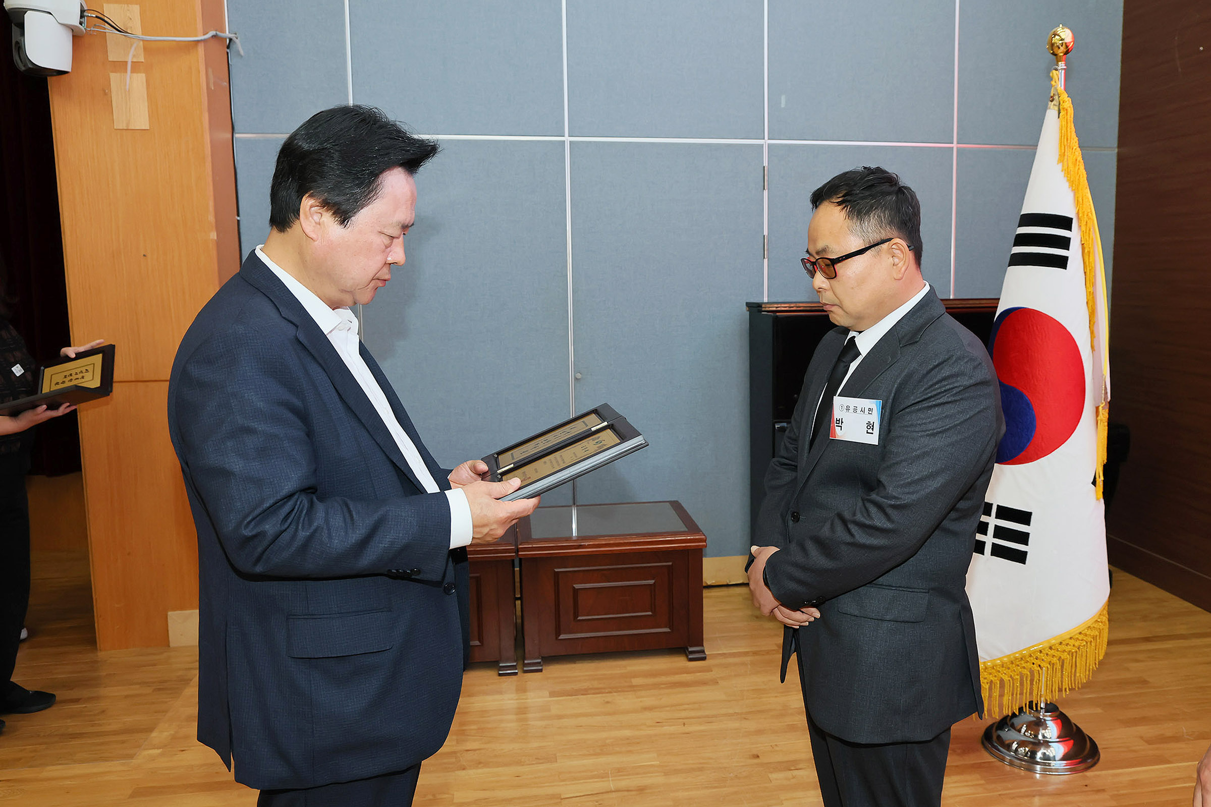 창원시, 3분기 시정발전 유공시민 표창 수여식 개최(자치행정과) (1)