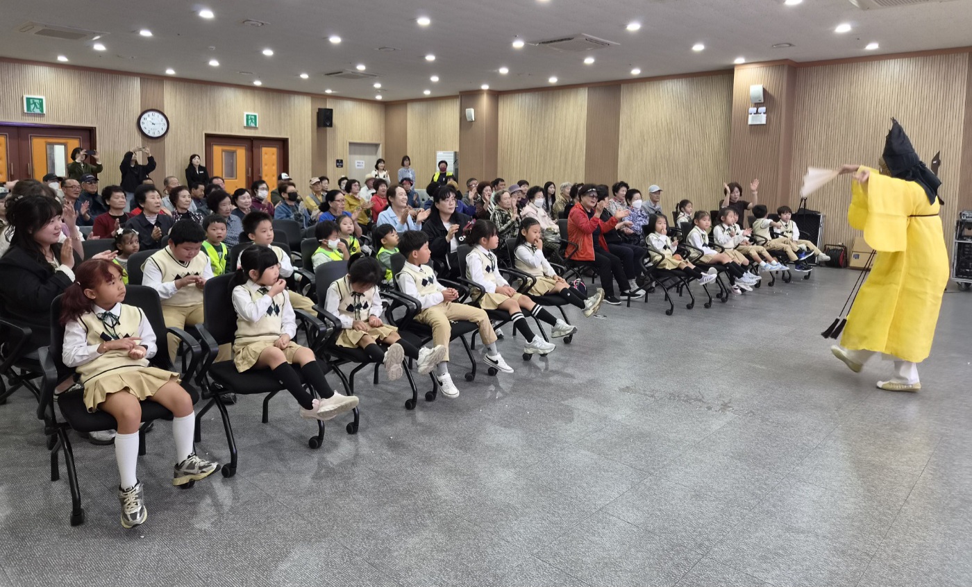 고성군, 신나는 예술여행 성황리에 운영 [주민생활과] 1