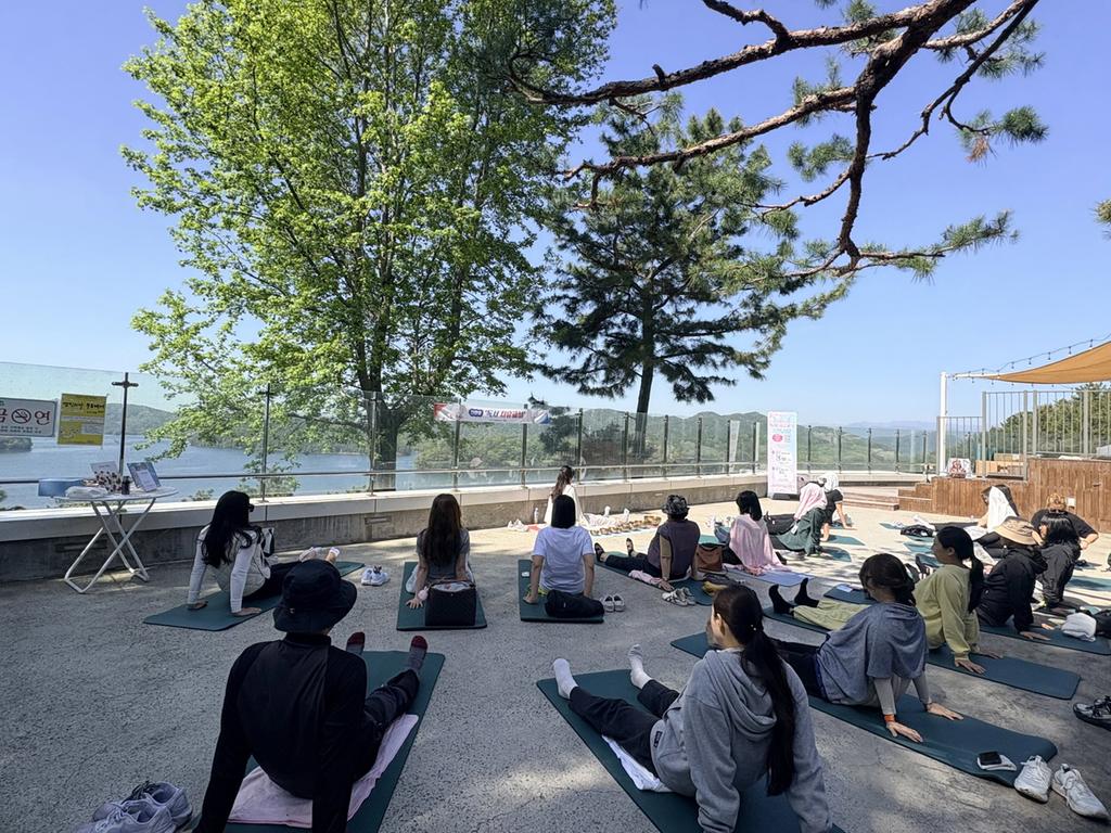 진주시, 진양호공원서 가을맞이 ‘독서 치유 교실’ 운영