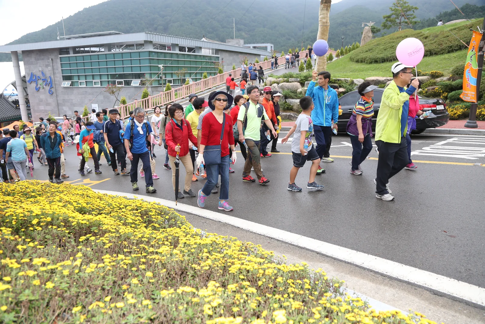 “동의보감촌 걸으며 축제 즐기고 건강도 챙기자” 1