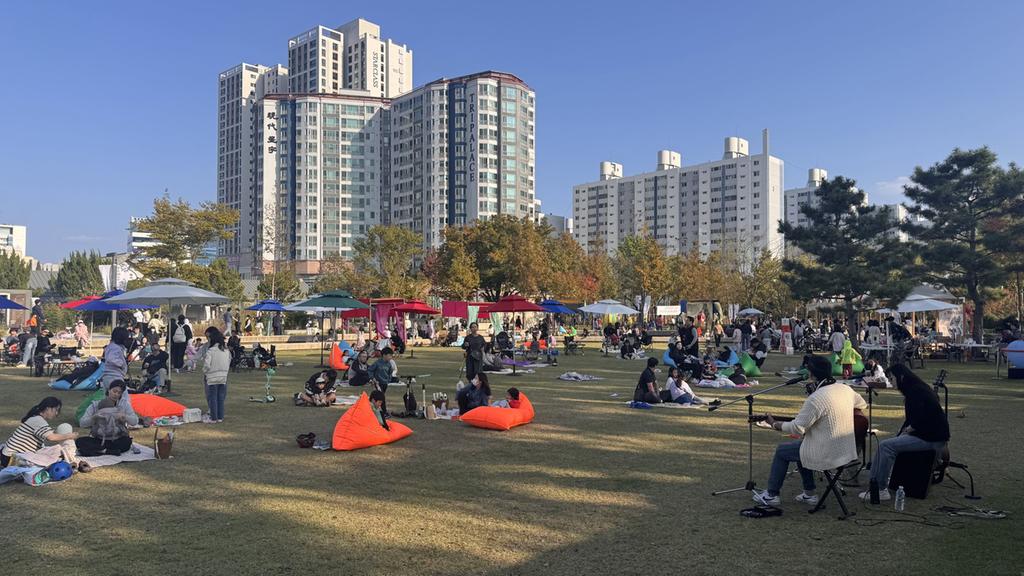 진주시립도서관, ‘2026 야외도서관’ 운영