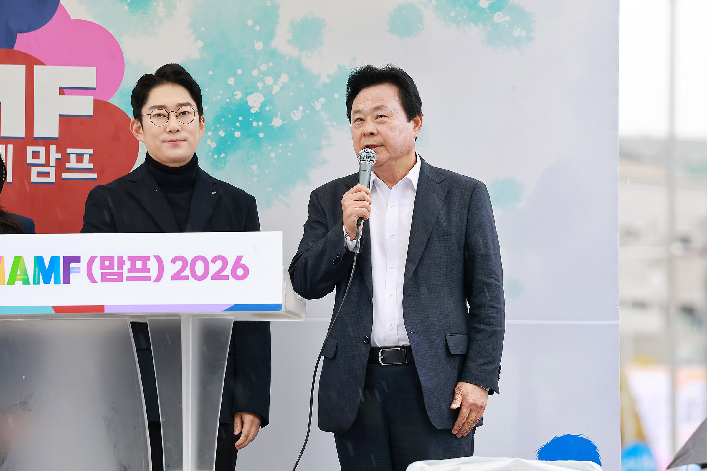 ☆창원특례시 MAMF 2026 문화다양성 퍼레이드로 세계인 화합의 장 열어(인구정책담당관) (1)