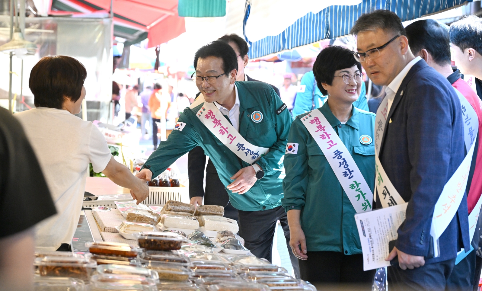 [거창군]26.9.21.보도자료(거창군 추석 앞두고 전통시장 물가안정 캠페인 펼쳐)