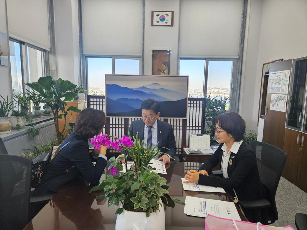 김해시, 김해외국인근로자지원센터 개·보수 국비 지원 건의 공식 보도사진